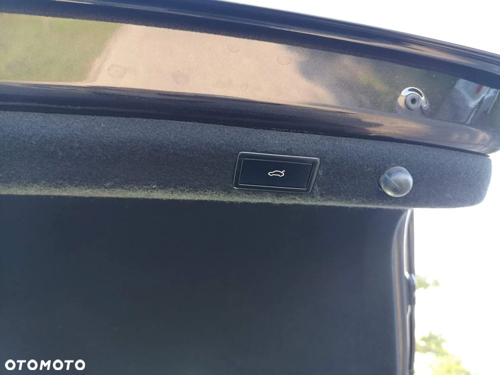 Skoda Superb 2.0 TDI DSG Premium Edition - 22