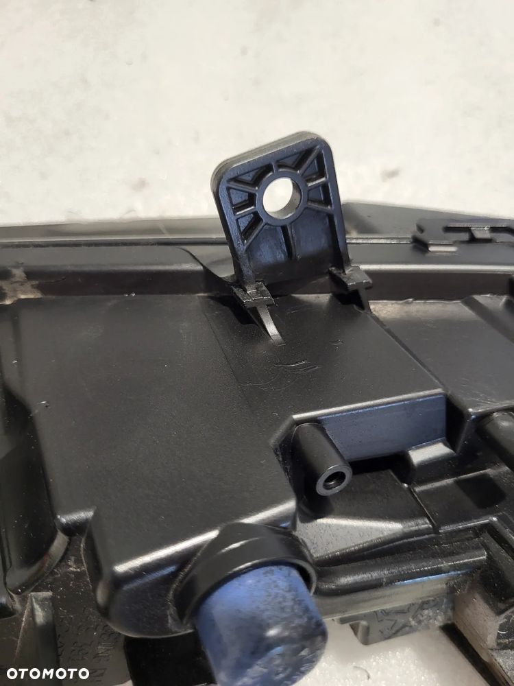 Peugeot 308 T10 Światła do jazdy dziennej Przód strona prawa 9835230880 - 9