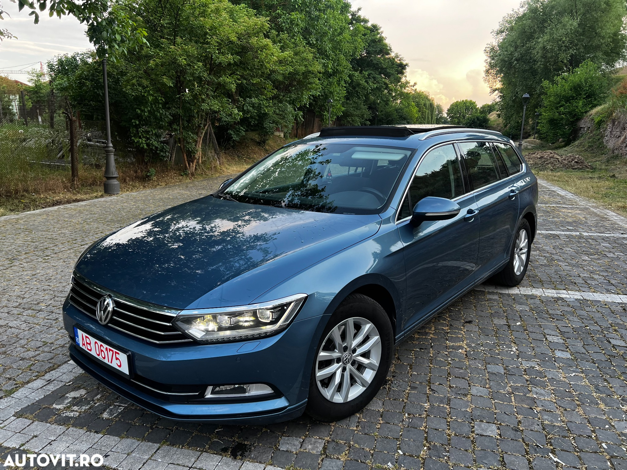 Volkswagen Passat Variant 2.0 TDI DSG Comfortline - 26