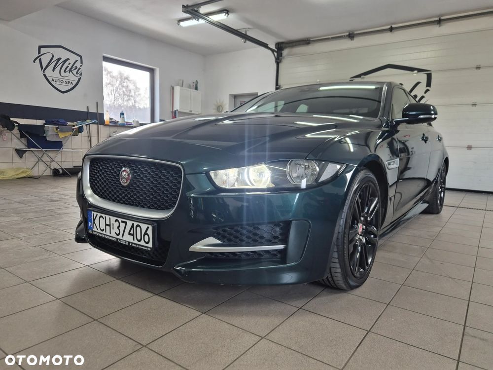 Jaguar XE 2.0 D R-Sport - 1