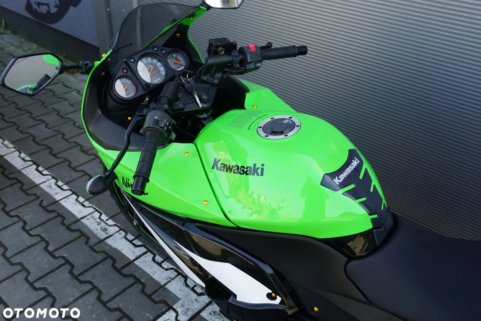 Kawasaki Ninja 250R - 6