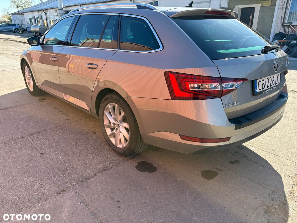 Skoda Superb 1.8 TSI Ambition - 4