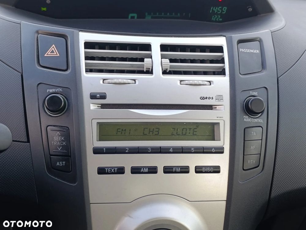 Toyota Yaris 1.3 VVT-i Luna - 11