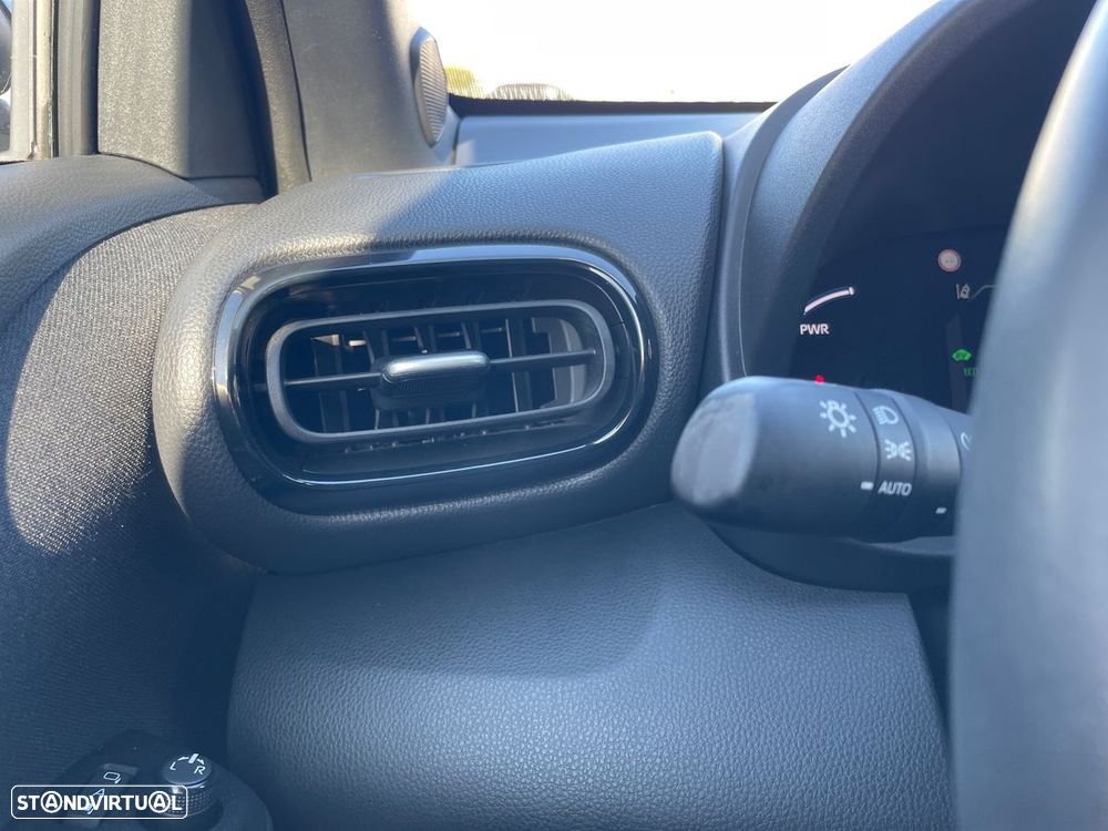 Toyota Yaris Cross 1.5 HDF Square Collection AWD - 20