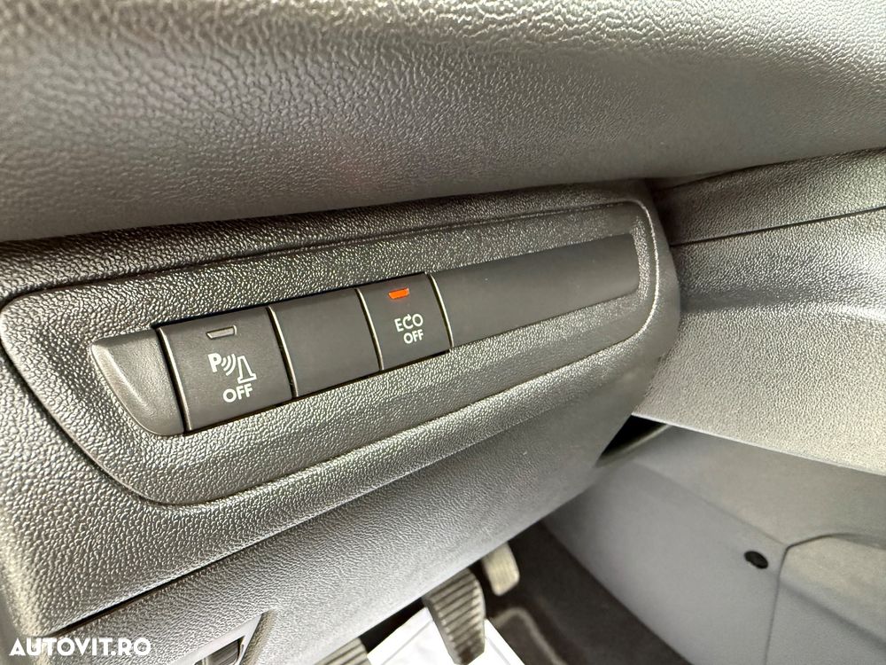Peugeot 208 PureTech 82 Stop & Start Signature - 13