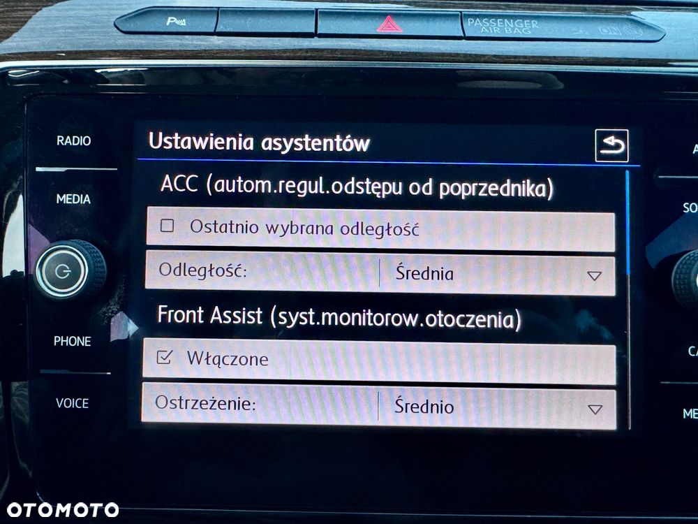 Volkswagen Passat - 30