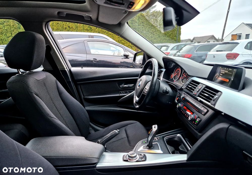 BMW Seria 3 - 32