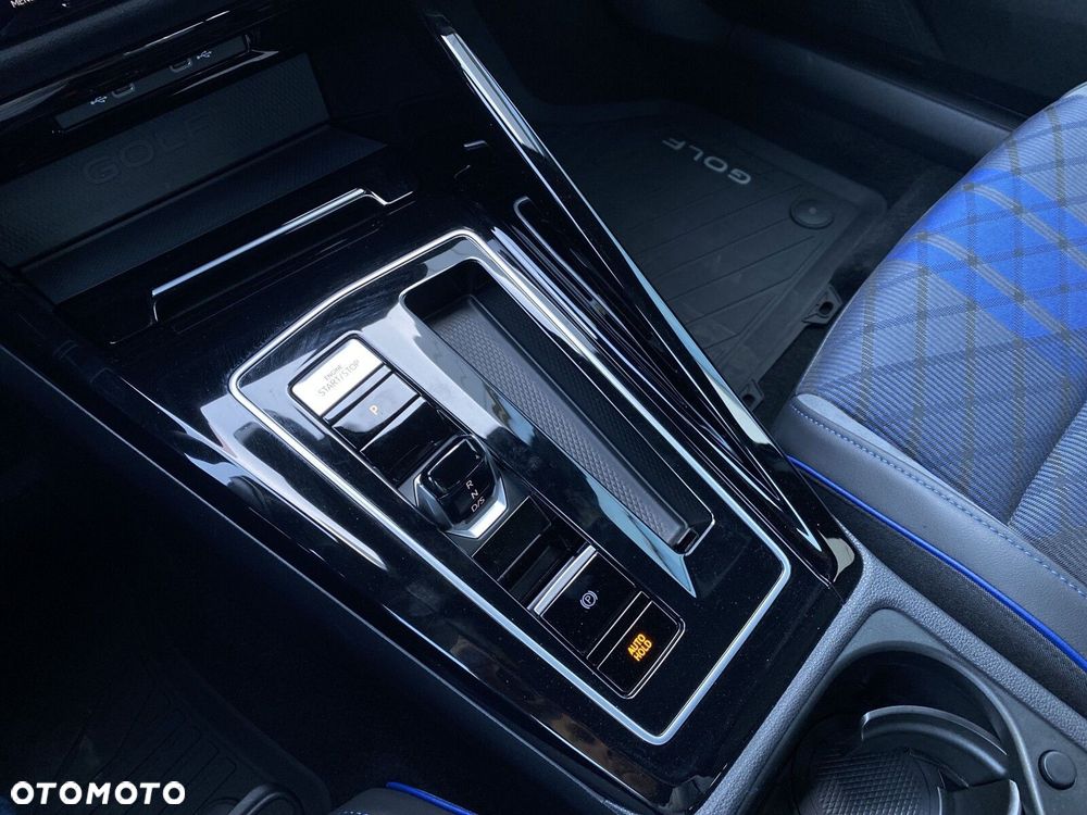 Volkswagen Golf - 18