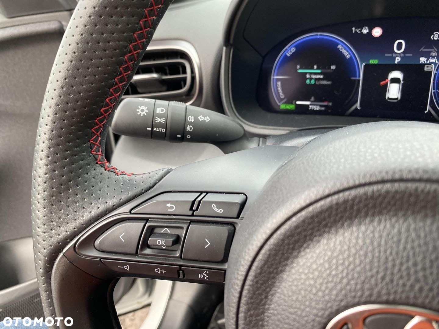 Toyota Yaris Cross - 12