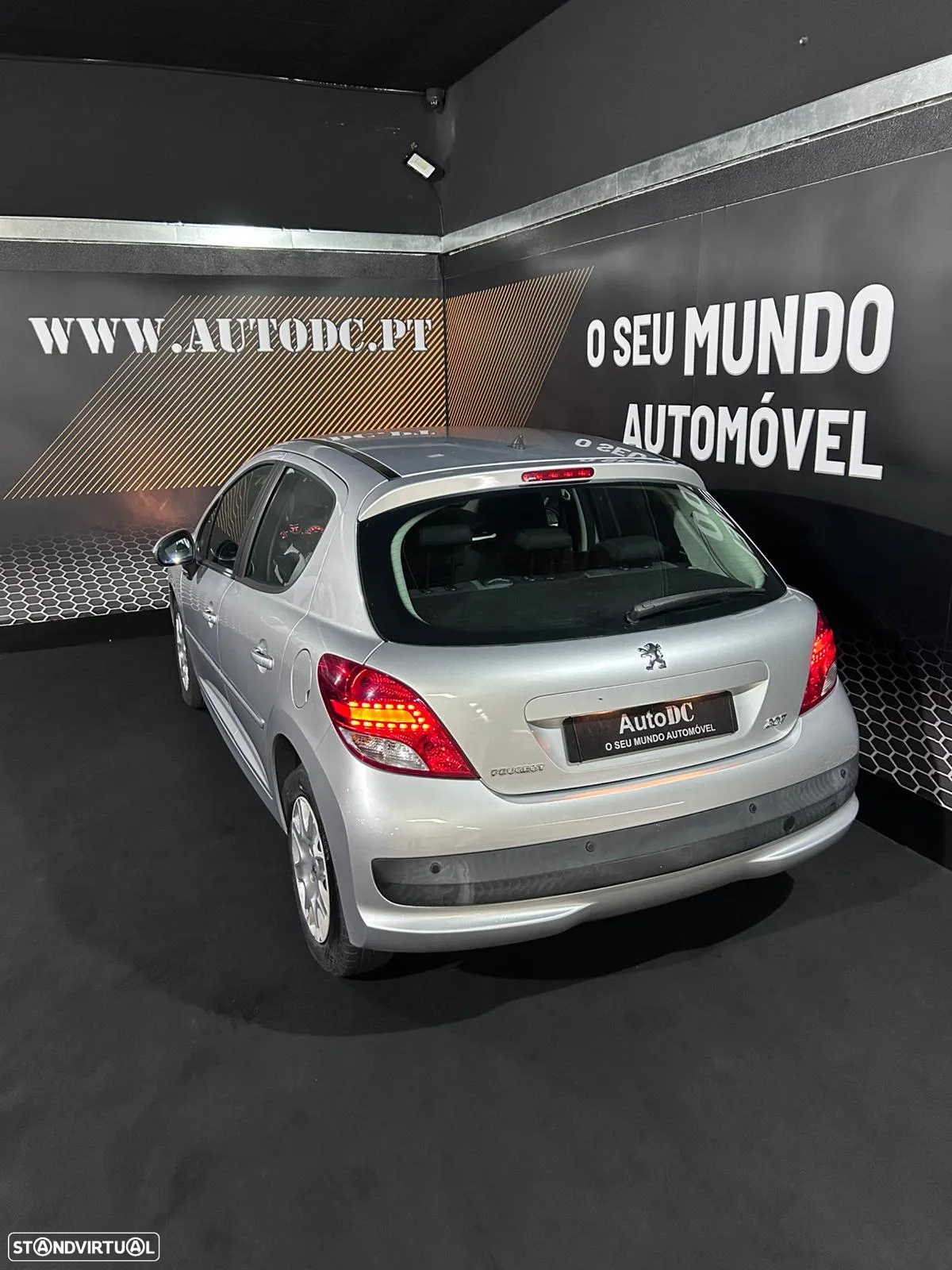Peugeot 207 1.4 16V Trendy - 3