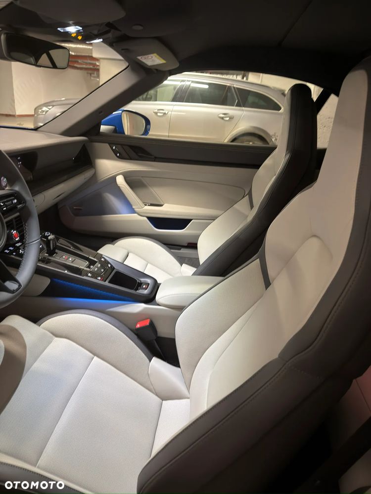 Porsche 911 Carrera T-Hybrid 4 GTS - 7