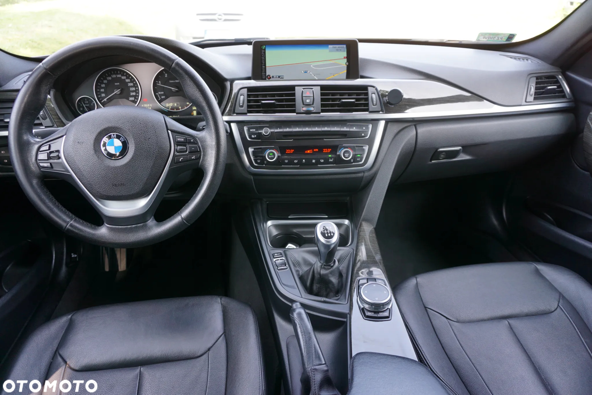 BMW Seria 3 318d Touring Luxury Line - 19