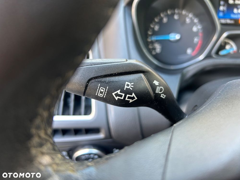 Ford Focus 1.0 EcoBoost Titanium Business - 18