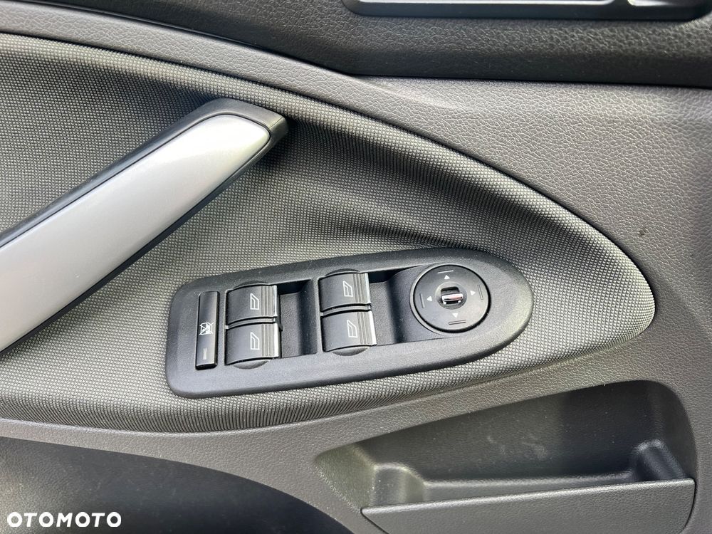 Ford Kuga 2.0 TDCi 2x4 Trend - 18