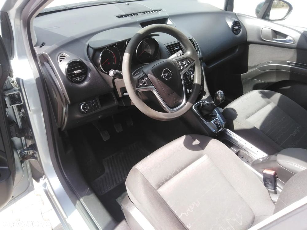 Opel Meriva - 13