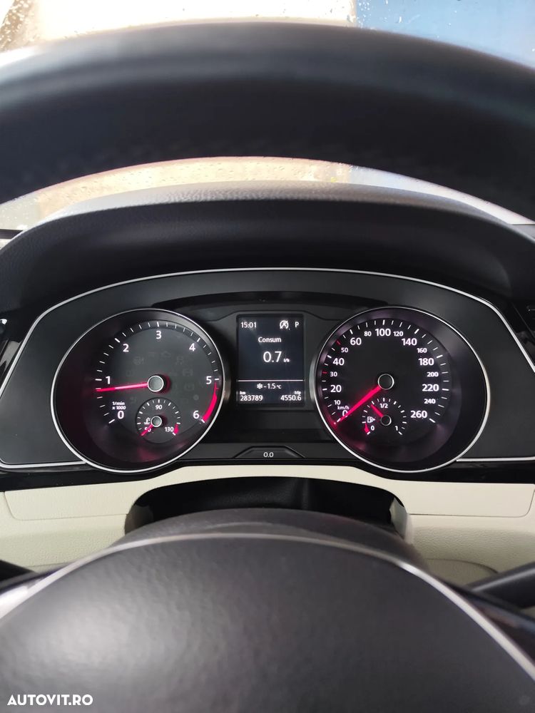 Volkswagen Passat Variant 2.0 TDI DSG Highline - 2