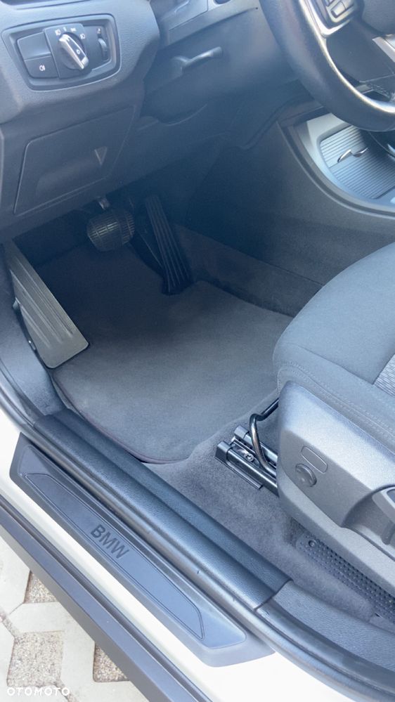 BMW X1 xDrive20d - 13