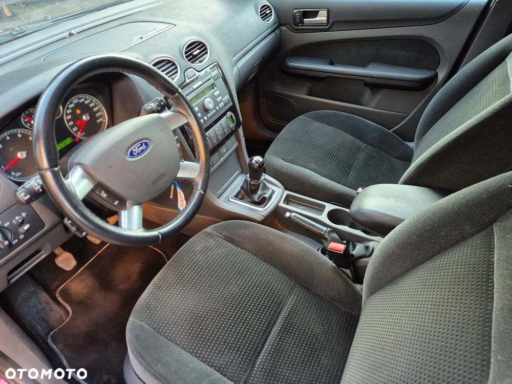 Ford Focus 1.6 16V Ghia - 15