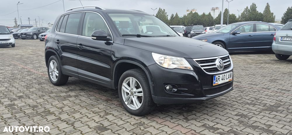 Volkswagen Tiguan - 2