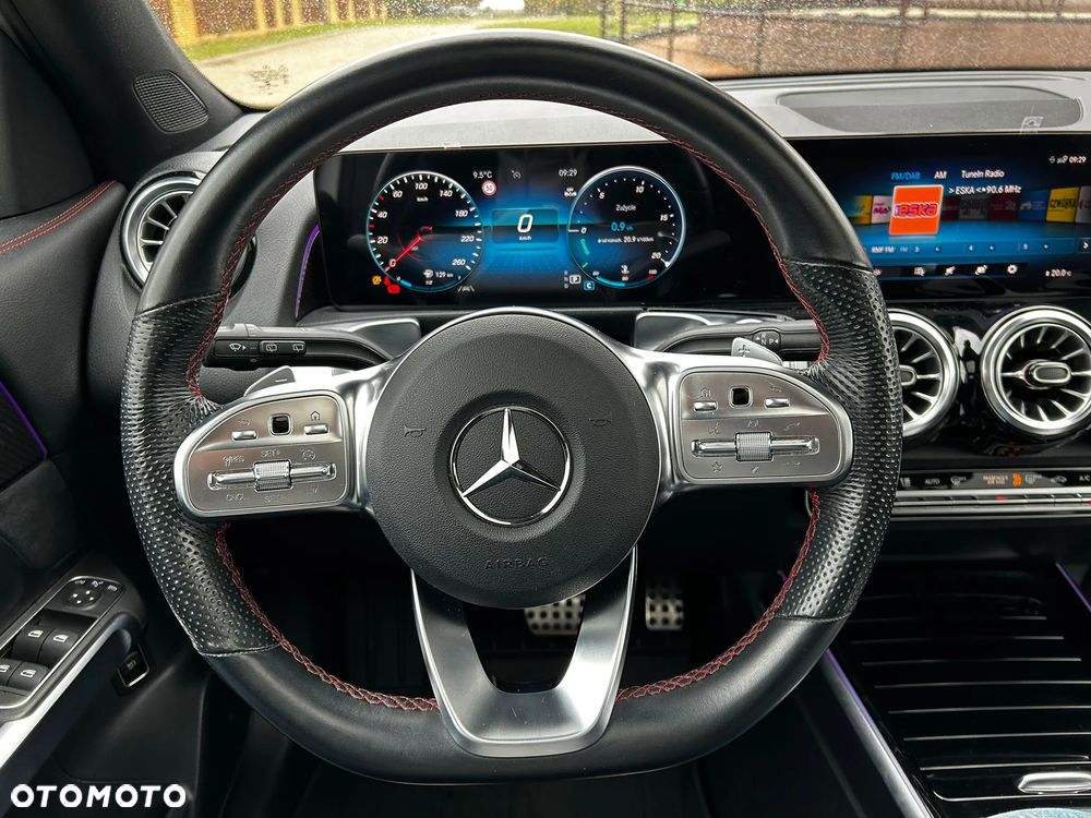 Mercedes-Benz GLB 250 4-Matic AMG Line 8G-DCT - 25