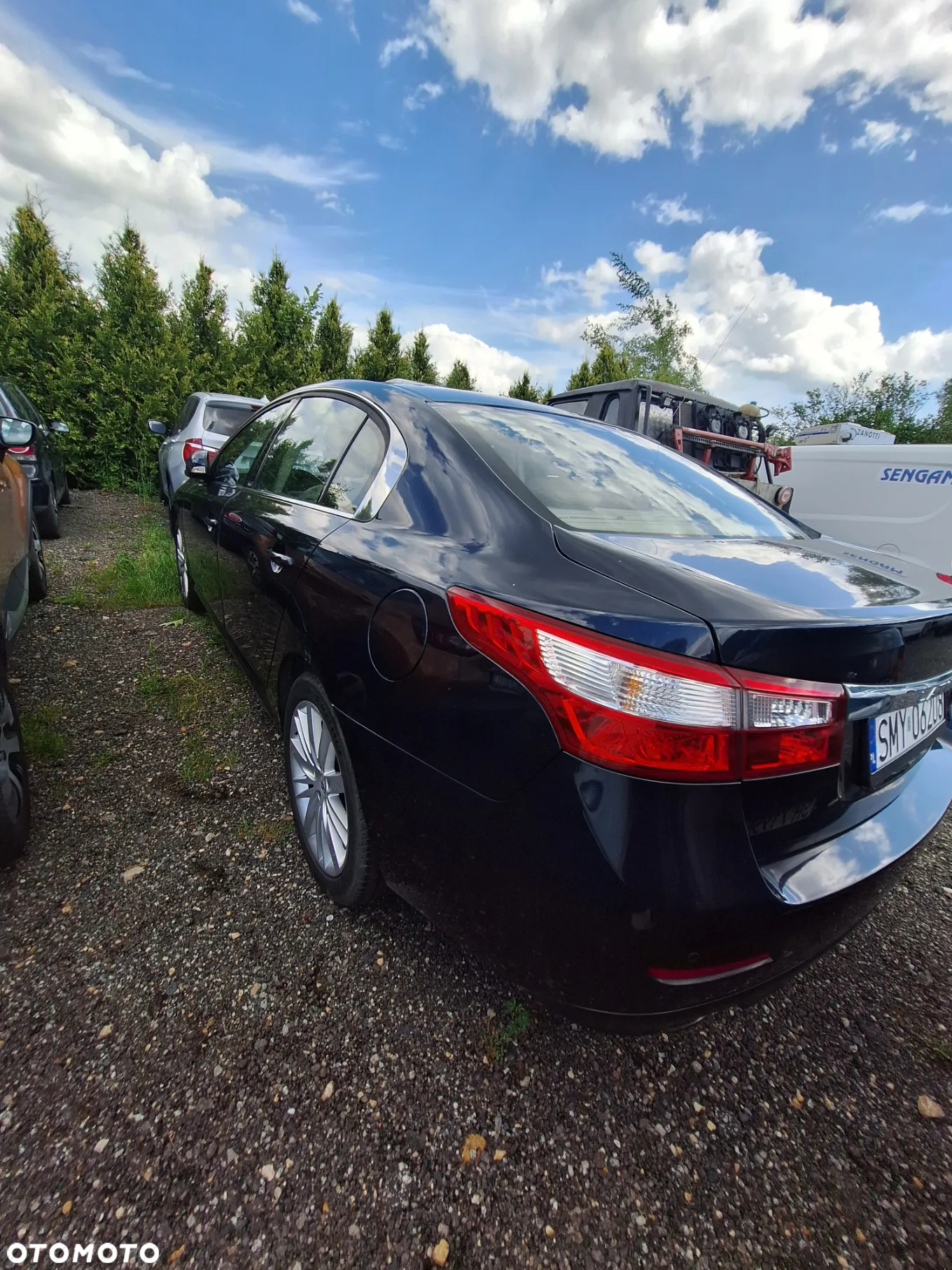 Renault Laguna dCi 110 FAP Bose Edition - 4