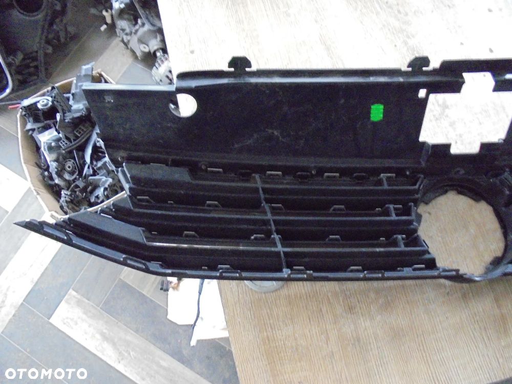 VOLKSWAGEN PASSAT B8 GRILL ATRAPA - 5