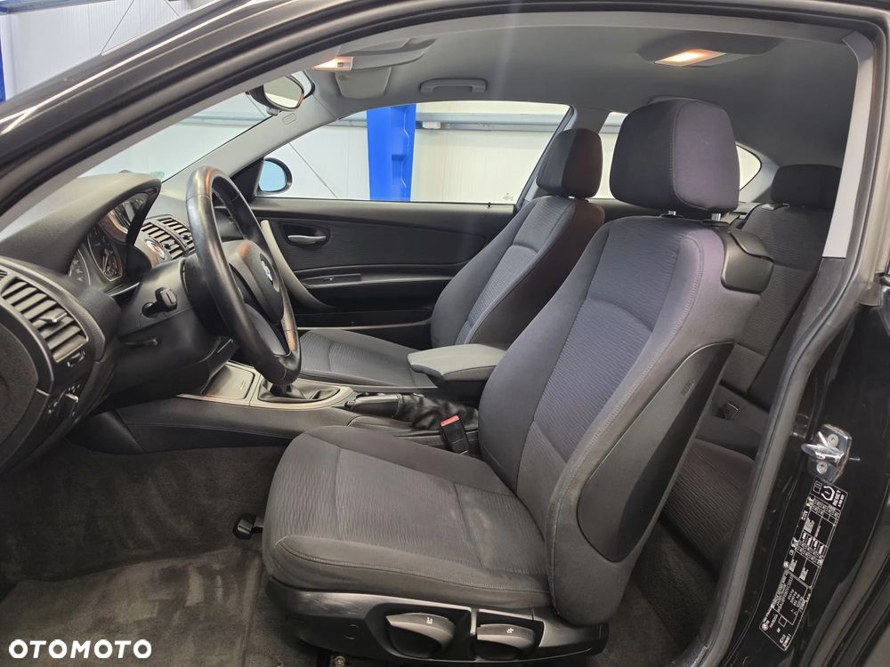 BMW Seria 1 118i - 23