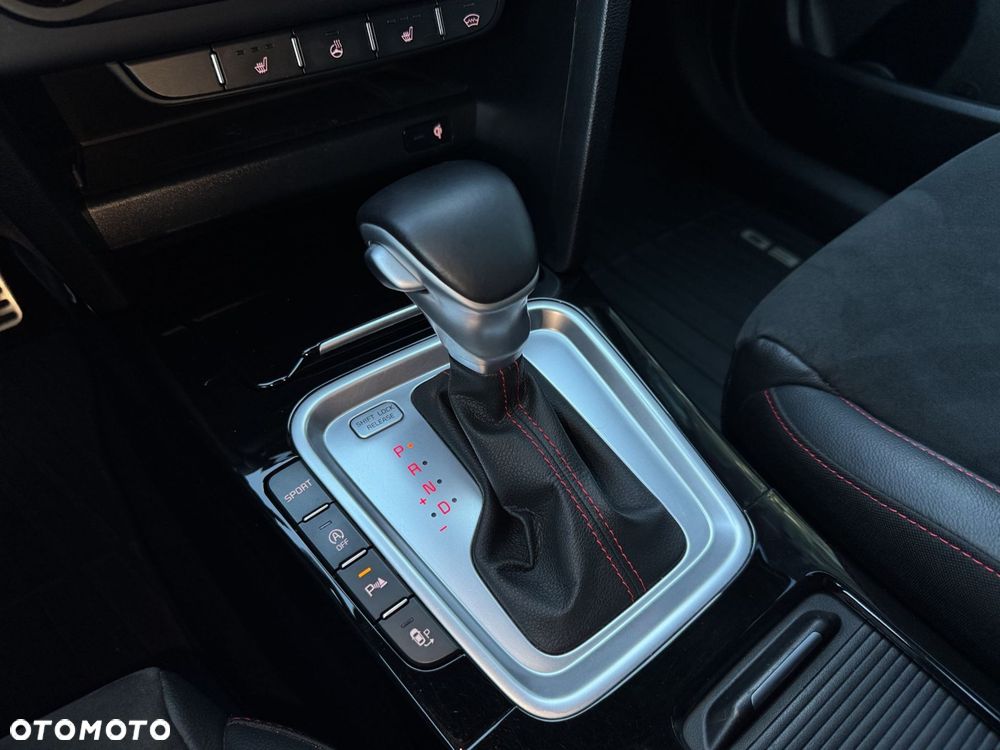 Kia ProCeed 1.6 T-GDI GT DCT - 24