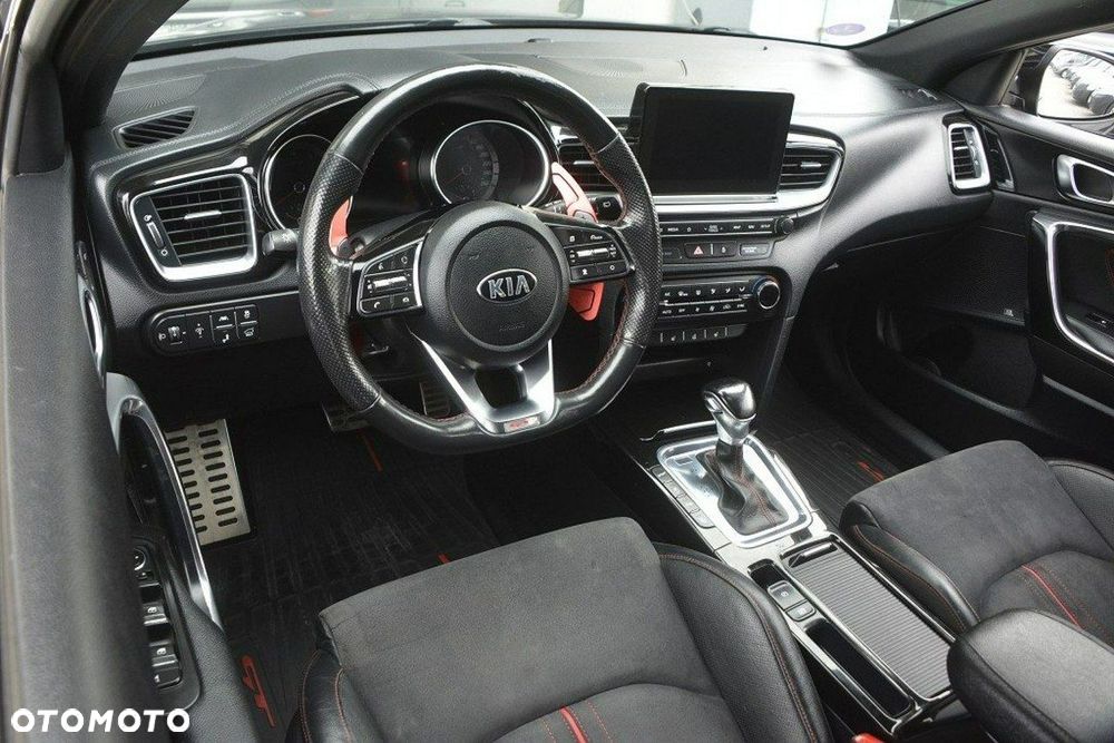 Kia ProCeed 1.6 T-GDI GT DCT - 16