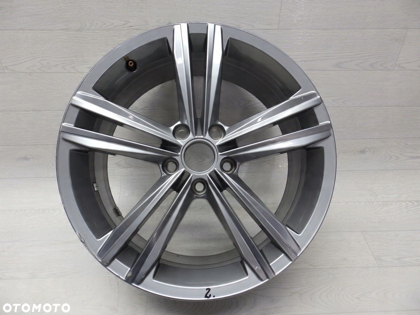 Felga VW Golf VII R-Line 5G0 7.5Jx18H2 Et51 5x112 - 1