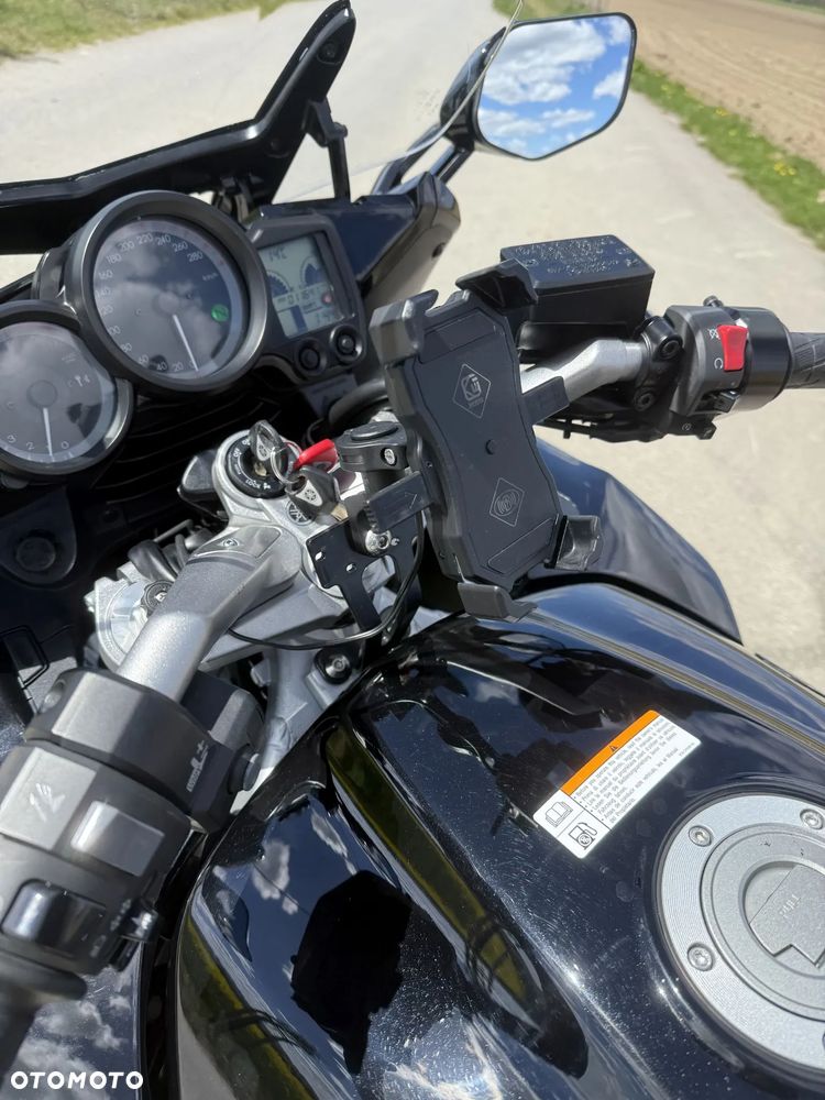 Yamaha FJR - 11