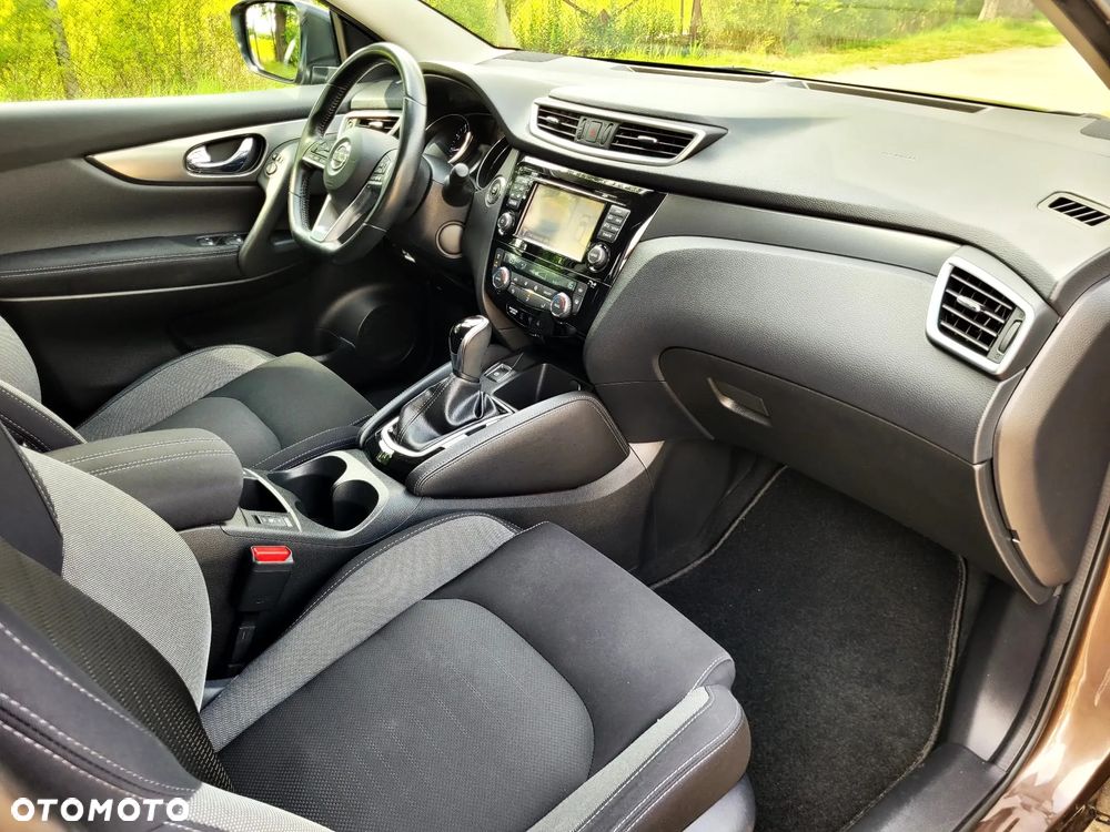 Nissan Qashqai 1.2 DIG-T N-Connecta Xtronic EU6 - 24