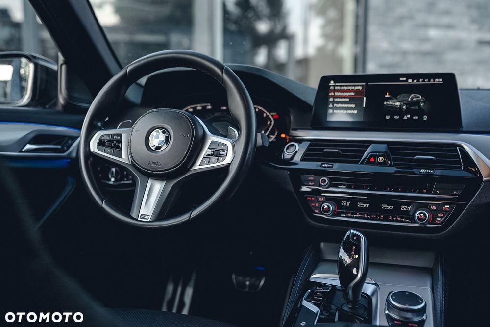 BMW Seria 5 520d xDrive M Sport sport - 18