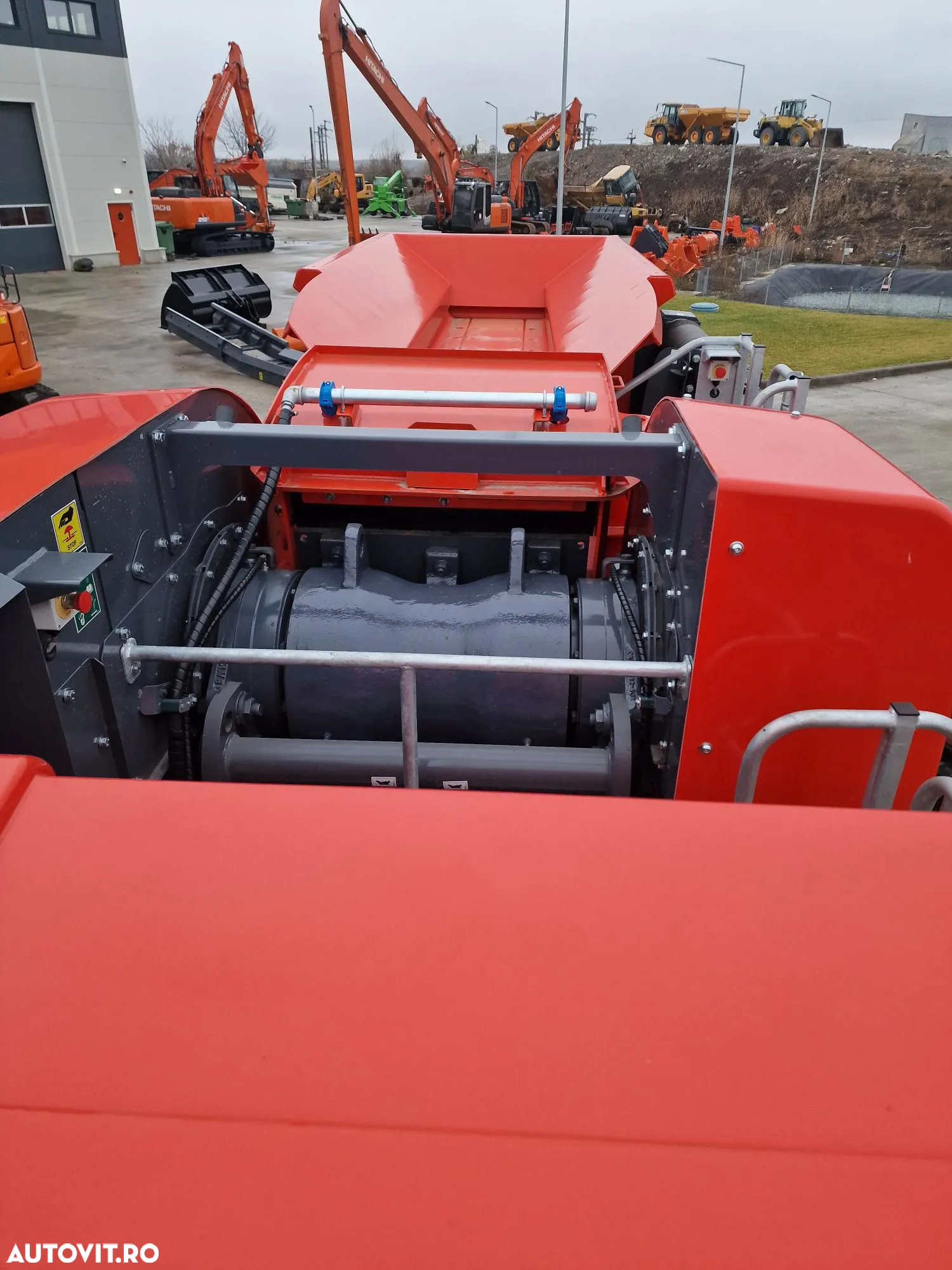 Terex Concasor mobil 28t, FINLAY J960, Cuva 0,9x0,.6m volum 3,6mc, motor CAT 175CP, banda magnetica, GARANTIE, posibilitate leasing 5 ani, PROMOTIE 329.000 EUR+Tva - 15
