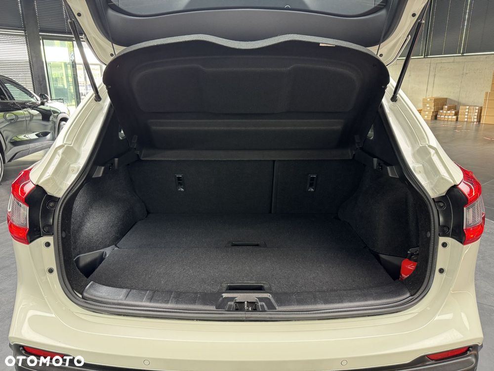 Nissan Qashqai 1.3 DIG-T N-Connecta - 19