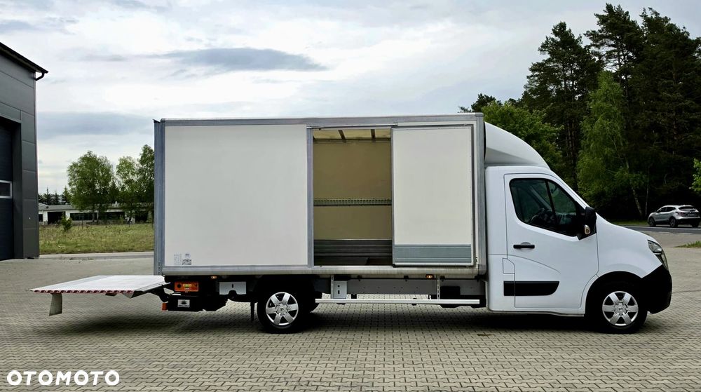Nissan NV400 - 11