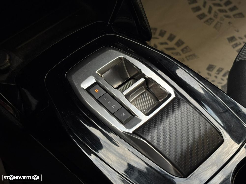 Peugeot 2008 1.2 PureTech Allure EAT8 - 25