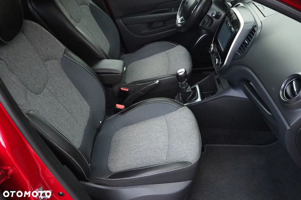 Renault Captur ENERGY TCe 120 Intens - 33