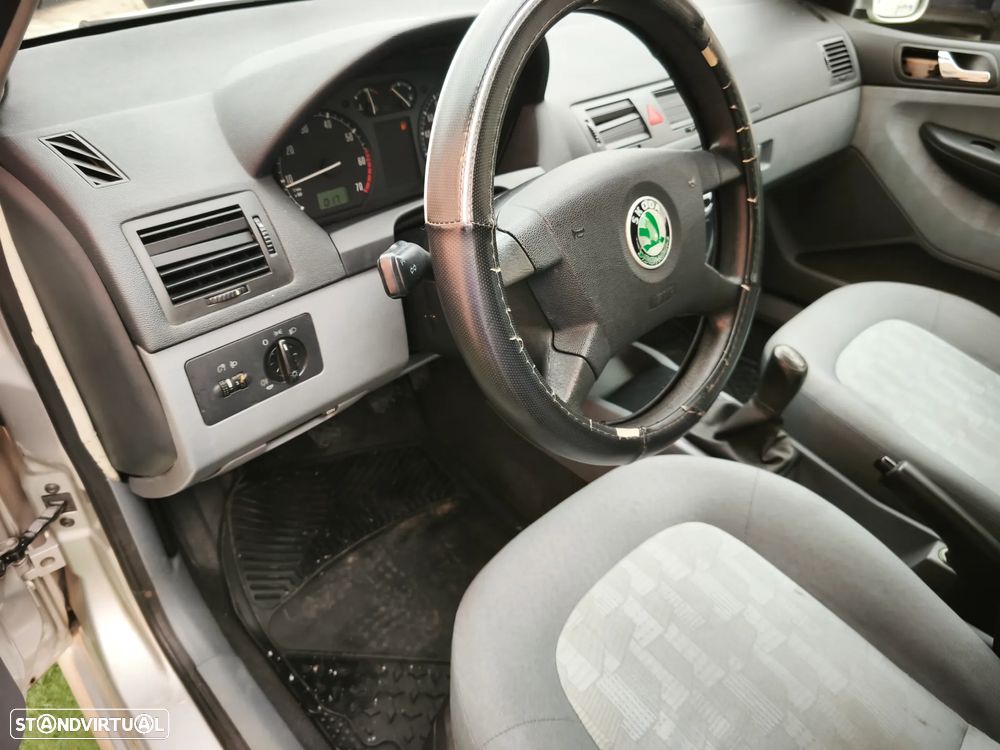 Skoda Fabia 1.4 Comfort AC - 16