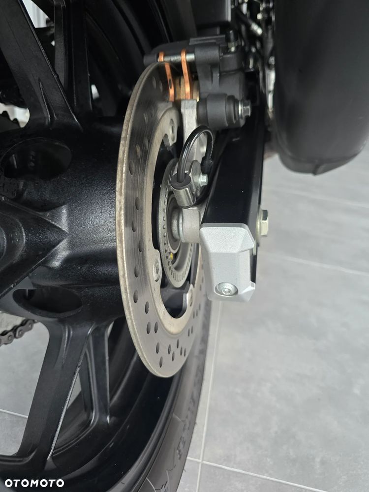 Suzuki V-STROM - 38