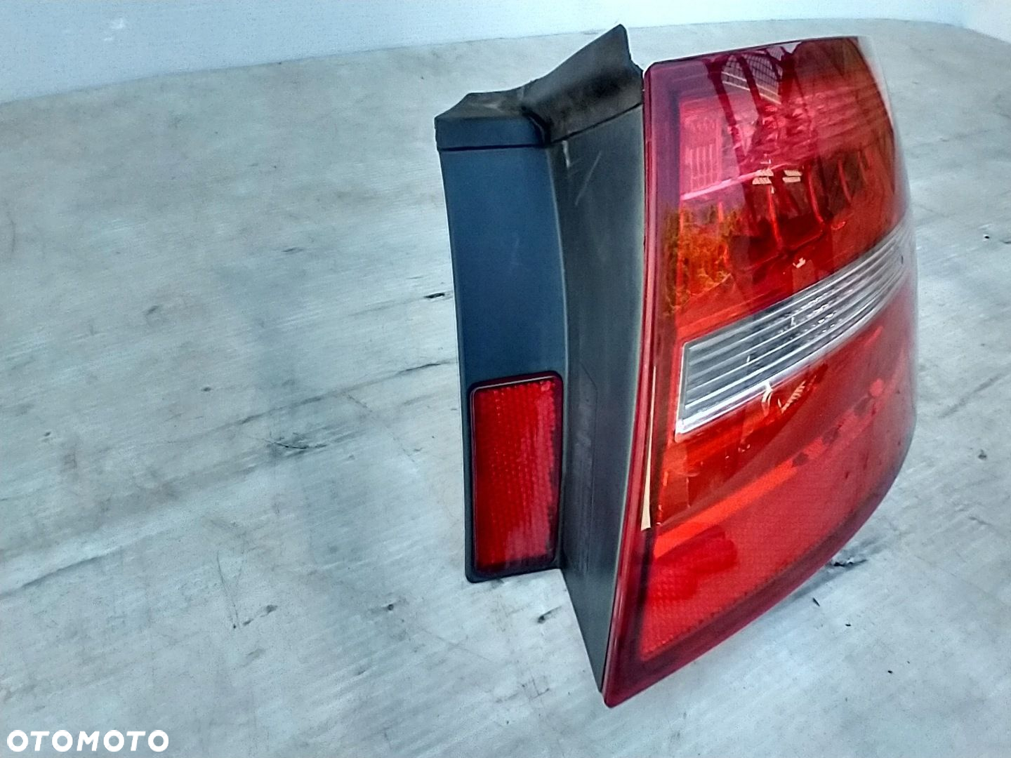 AUDI A4 B8 LIFT KOMBI LAMPA LED PRAWY TYŁ PRAWA TYLNA W BŁOTNIK 8K9945096D - 9