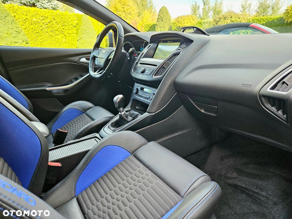 Ford Focus Turnier 2.0 EcoBoost ST mit Leder-Exclusiv-Paket - 21