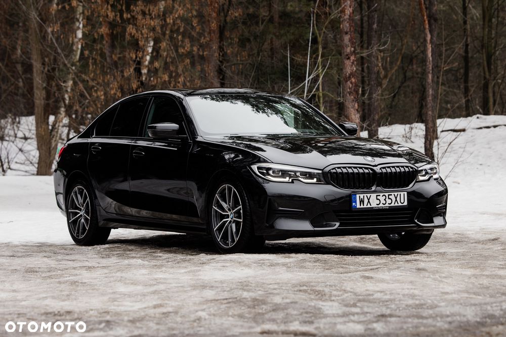 BMW Seria 3 330i Sport Line - 39