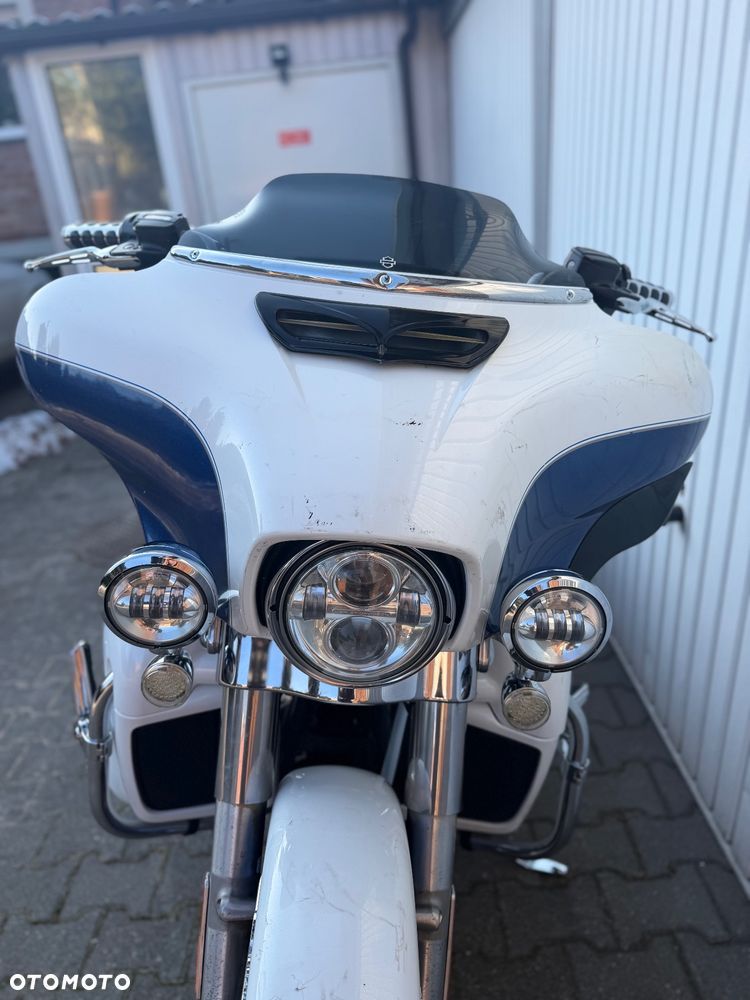 Harley-Davidson Touring Street Glide - 10