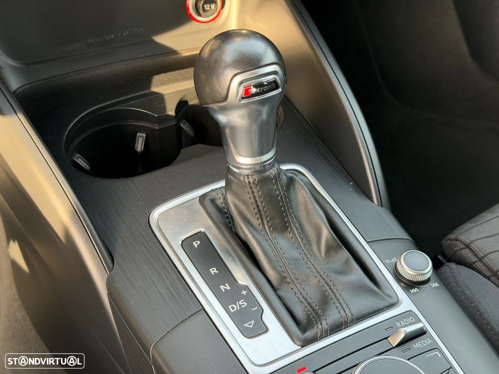 Audi A3 Sportback 1.6 TDI (clean diesel) S tronic Attraction - 17