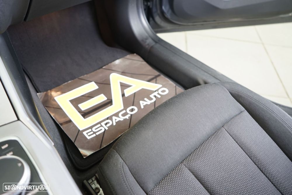 BMW 330 e Aut. Sport Line - 35