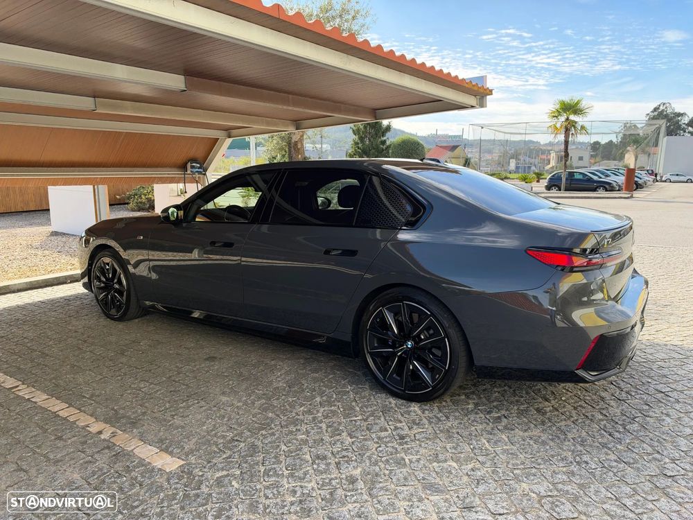 BMW i7 eDrive50 Pack Desportivo M Pro - 2