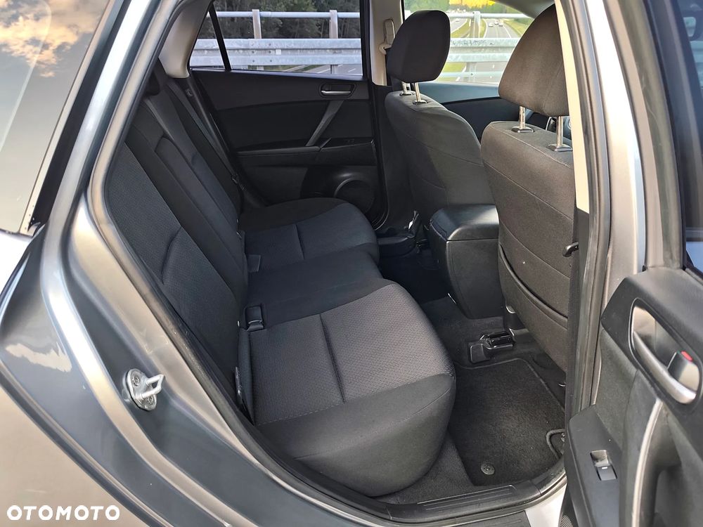 Mazda 3 1.6 Exclusive + - 23