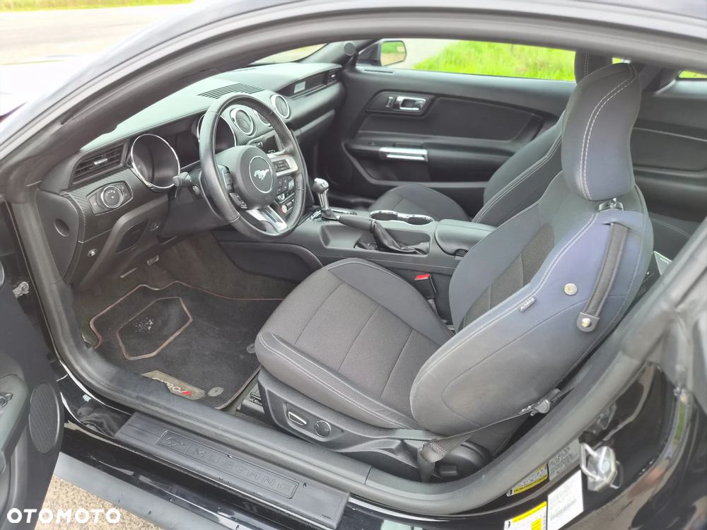Ford Mustang 3.7 V6 - 8