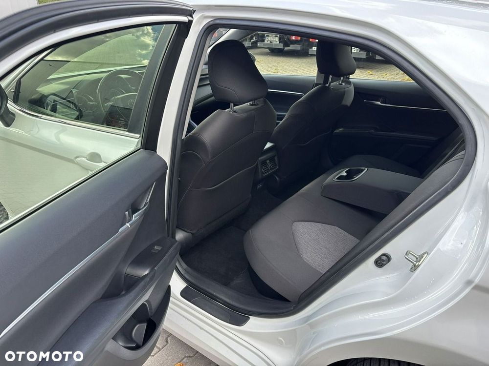Toyota Camry 2.5 Hybrid Comfort CVT - 20